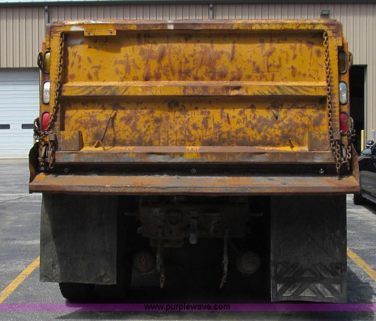 image for item G2027 1999 International 4900 dump truck