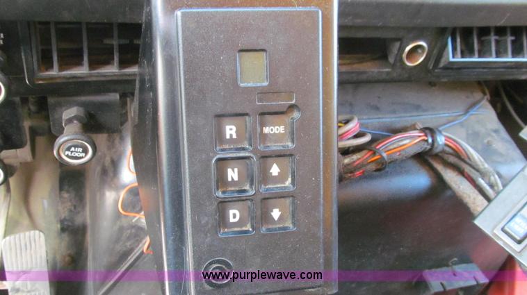 image for item G2027 1999 International 4900 dump truck