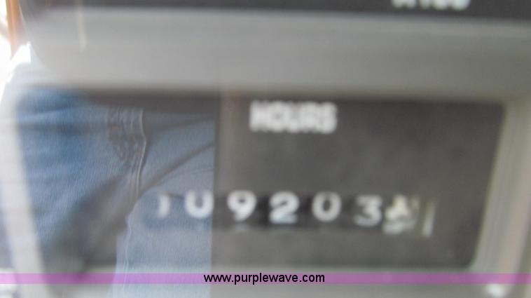 image for item G2027 1999 International 4900 dump truck