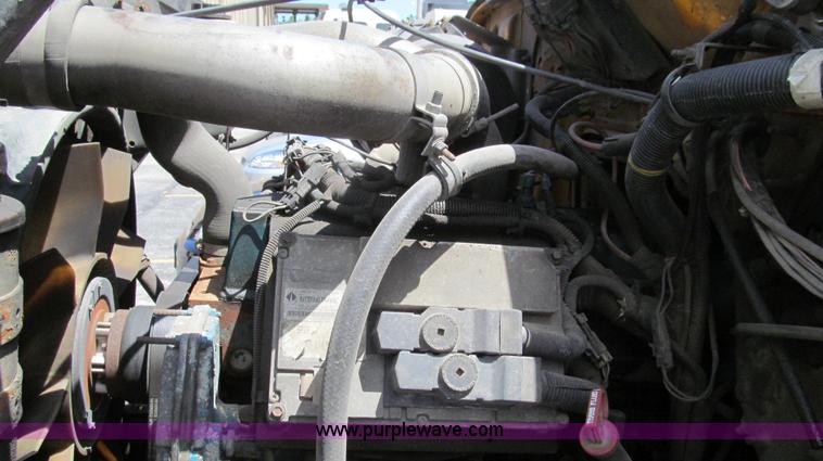 image for item G2027 1999 International 4900 dump truck