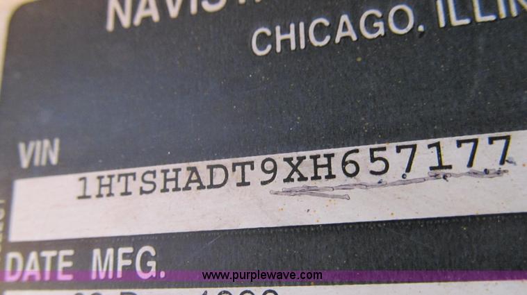 image for item G2027 1999 International 4900 dump truck