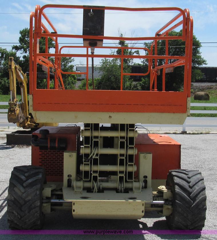image for item G2028 2000 JLG 33RTS scissor lift