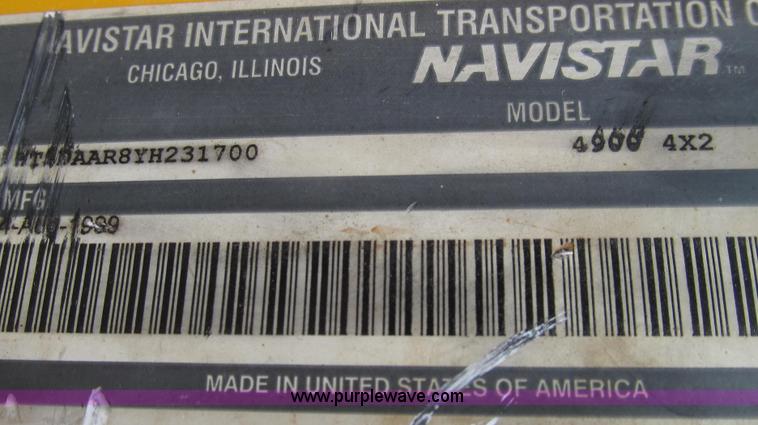 image for item G2030 2000 International 4900 truck cab and chassis