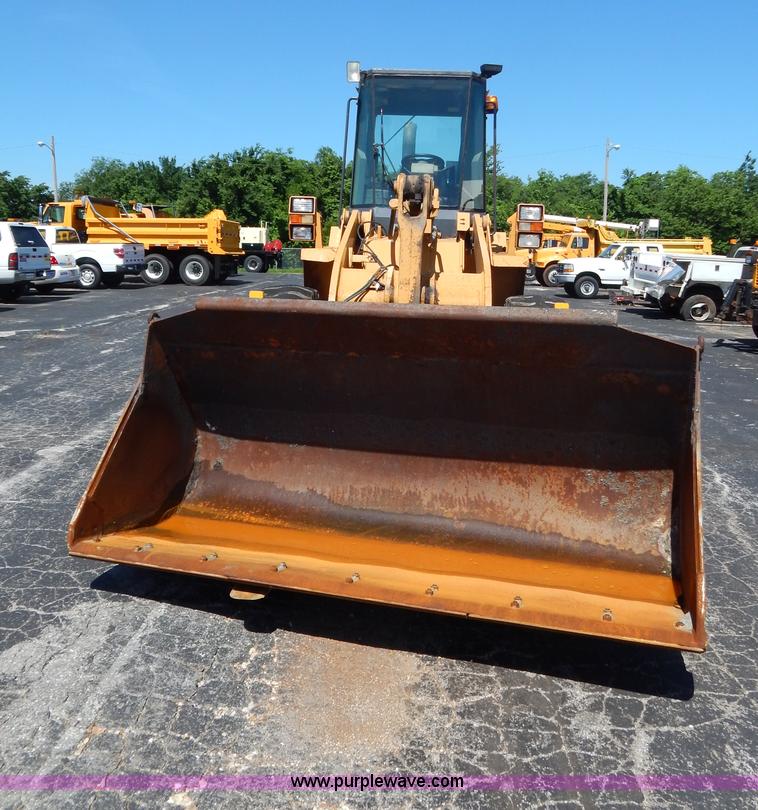 image for item G3264 1998 Case 621B wheel loader