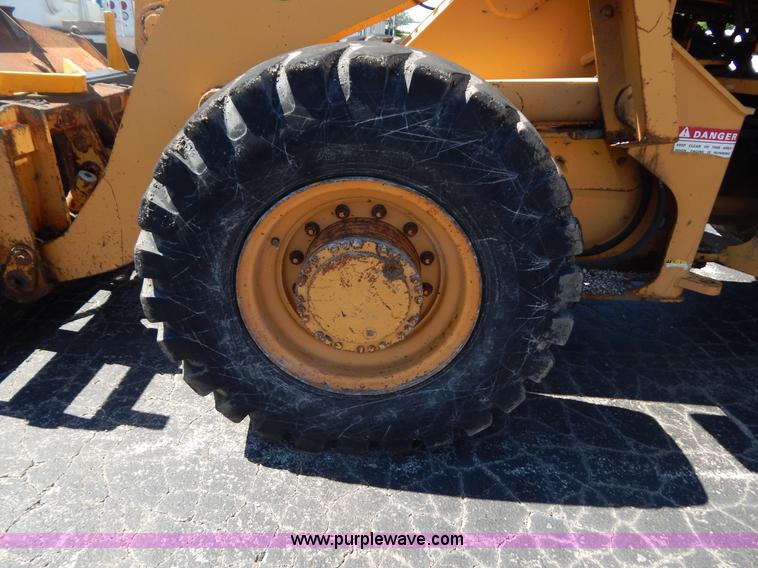 image for item G3264 1998 Case 621B wheel loader