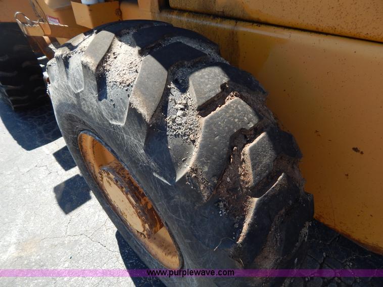 image for item G3264 1998 Case 621B wheel loader