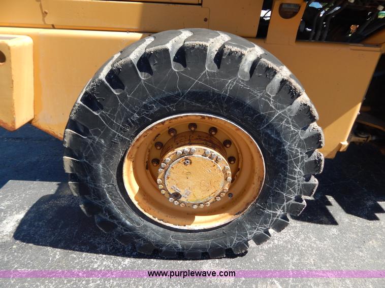 image for item G3264 1998 Case 621B wheel loader