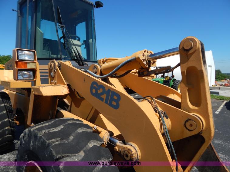image for item G3264 1998 Case 621B wheel loader