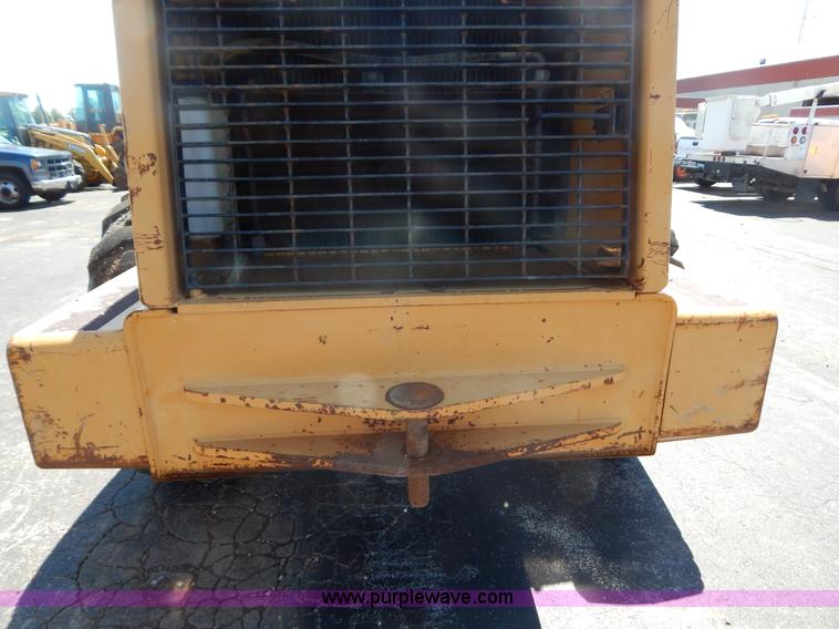 image for item G3264 1998 Case 621B wheel loader