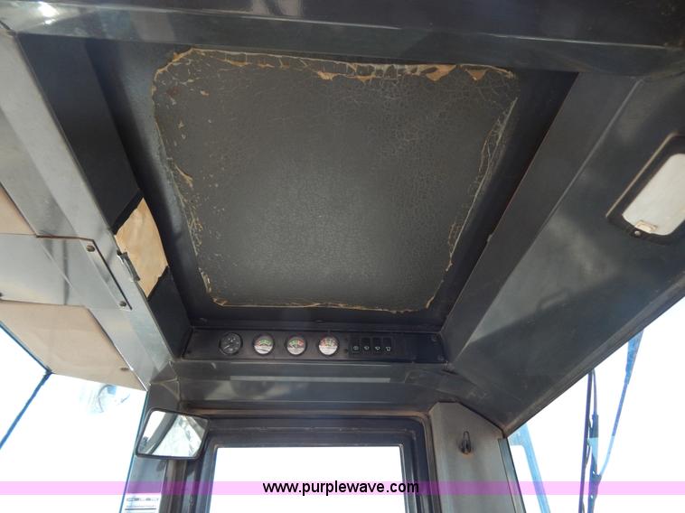 image for item G3264 1998 Case 621B wheel loader