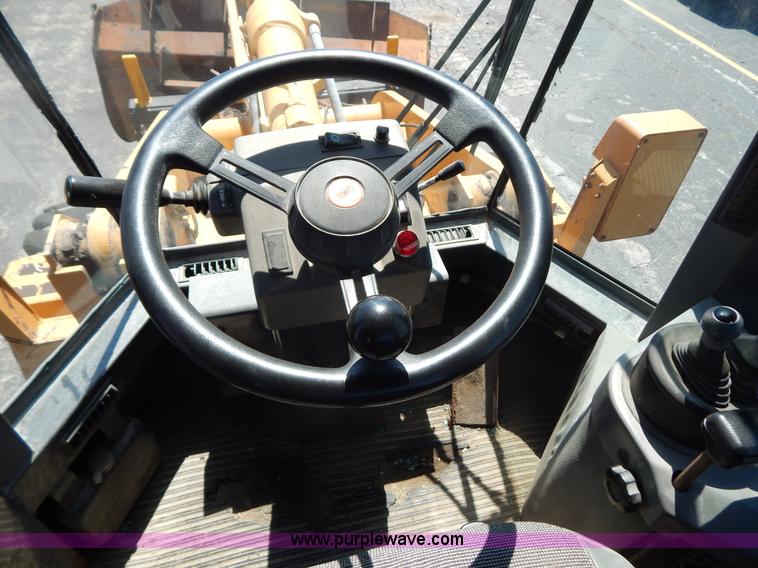 image for item G3264 1998 Case 621B wheel loader