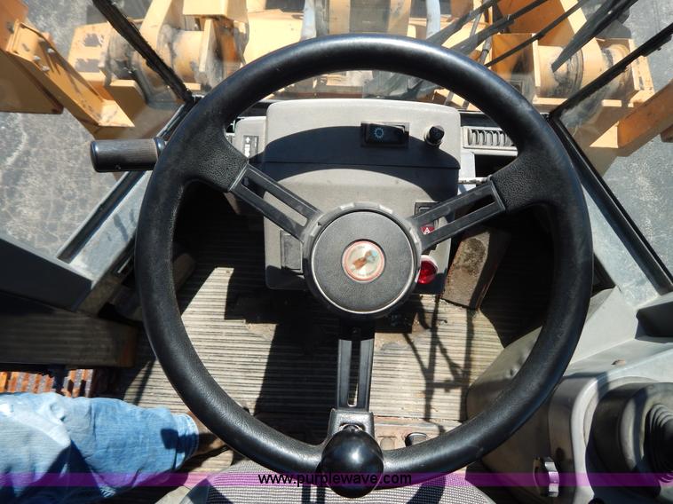 image for item G3264 1998 Case 621B wheel loader