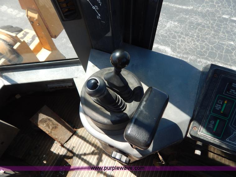 image for item G3264 1998 Case 621B wheel loader