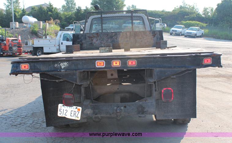 image for item G5021 1983 Ford F600 flatbed truck