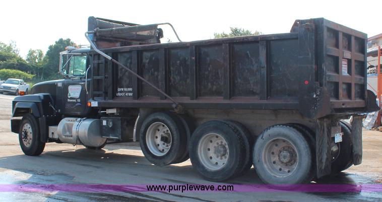 image for item G5022 1994 Mack RD688S dump truck