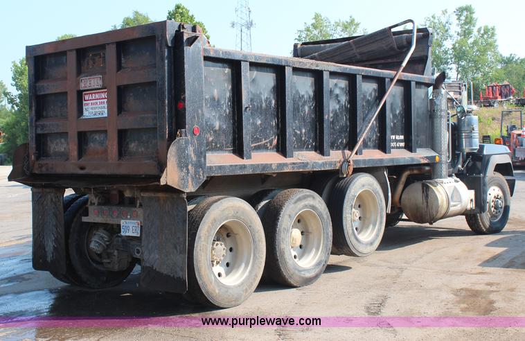 image for item G5022 1994 Mack RD688S dump truck