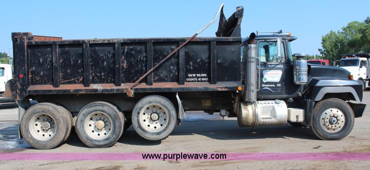 image for item G5022 1994 Mack RD688S dump truck