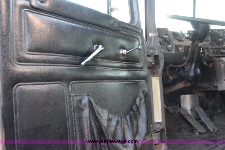 image for item G5022 1994 Mack RD688S dump truck