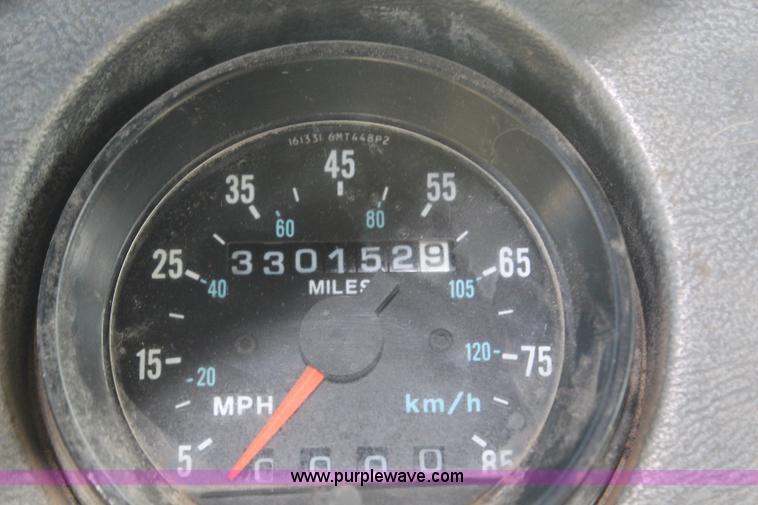 image for item G5022 1994 Mack RD688S dump truck