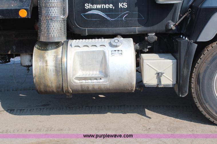 image for item G5022 1994 Mack RD688S dump truck