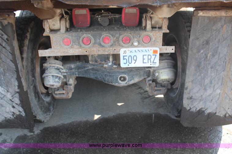 image for item G5022 1994 Mack RD688S dump truck