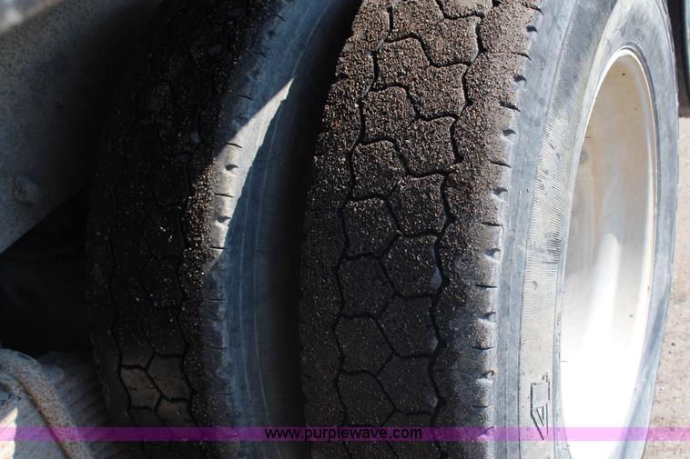 image for item G5022 1994 Mack RD688S dump truck