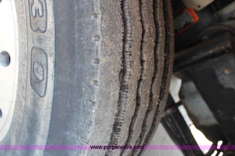 image for item G5022 1994 Mack RD688S dump truck