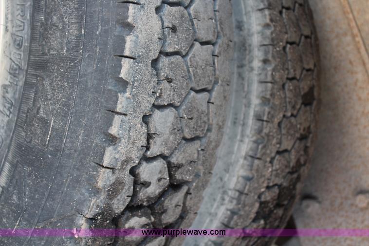 image for item G5022 1994 Mack RD688S dump truck