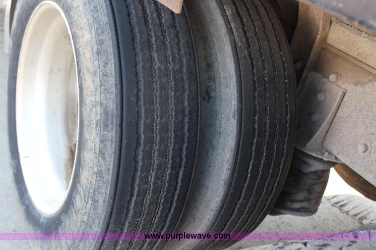 image for item G5022 1994 Mack RD688S dump truck