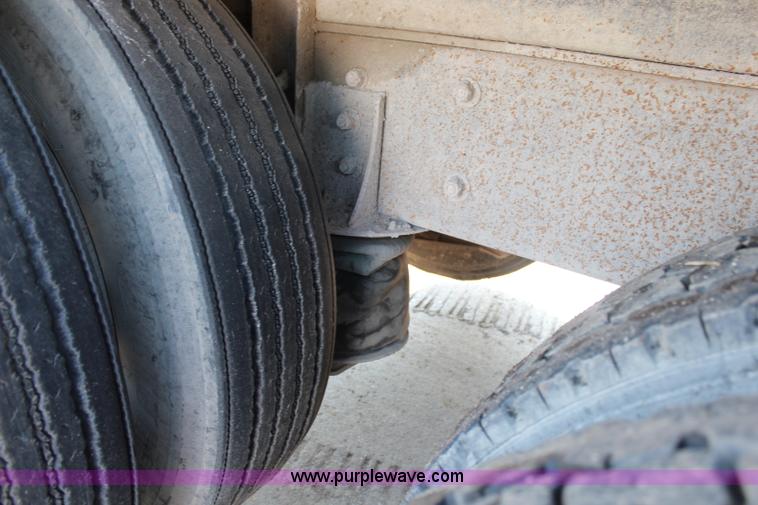 image for item G5022 1994 Mack RD688S dump truck