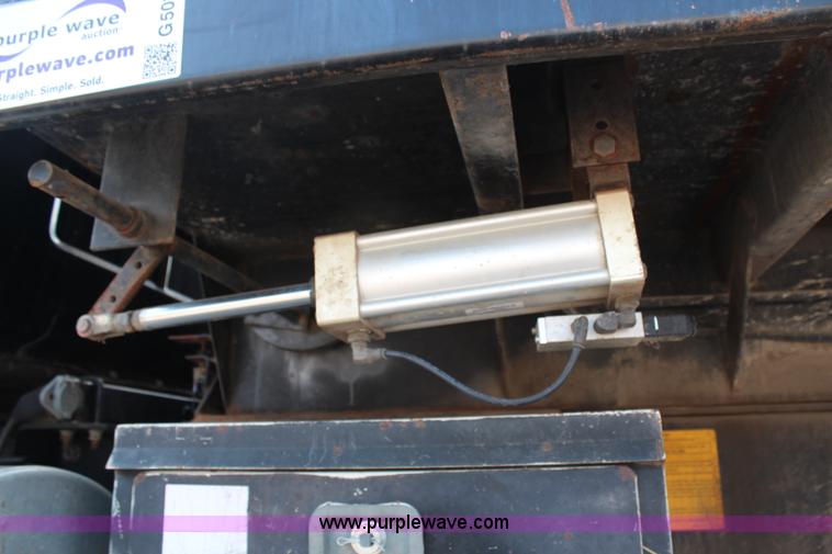 image for item G5022 1994 Mack RD688S dump truck