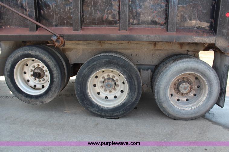 image for item G5022 1994 Mack RD688S dump truck