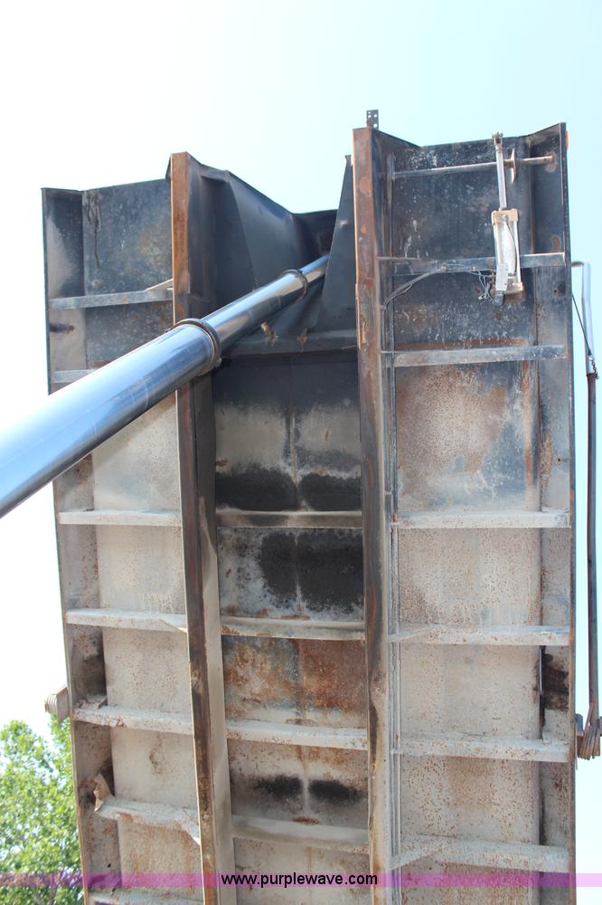 image for item G5022 1994 Mack RD688S dump truck