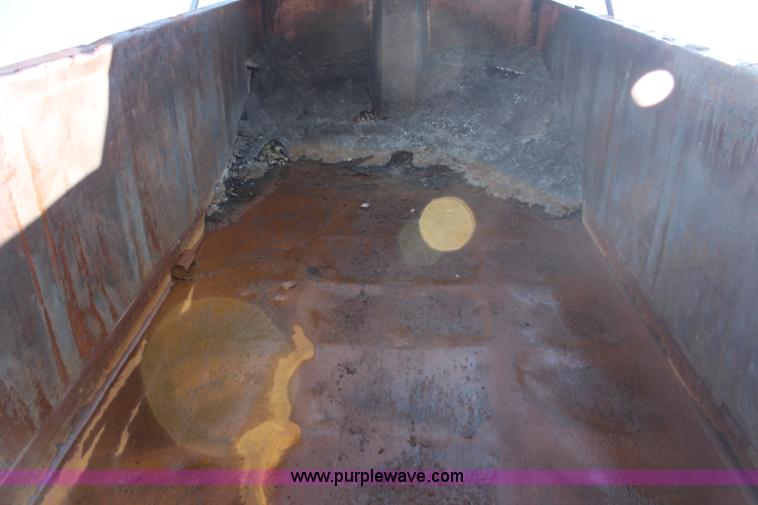 image for item G5022 1994 Mack RD688S dump truck