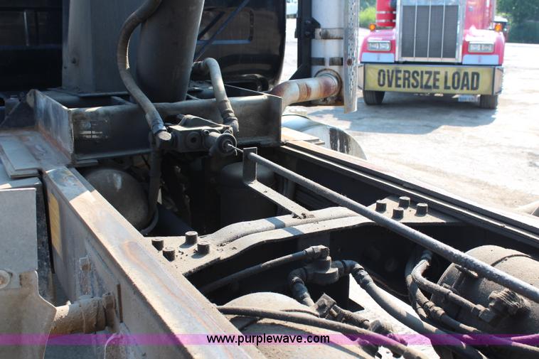 image for item G5022 1994 Mack RD688S dump truck