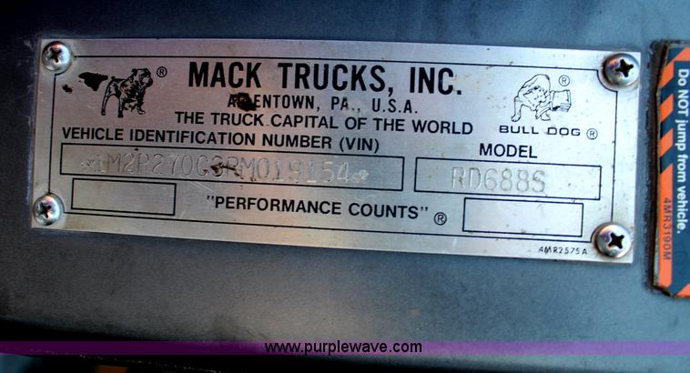 image for item G5022 1994 Mack RD688S dump truck