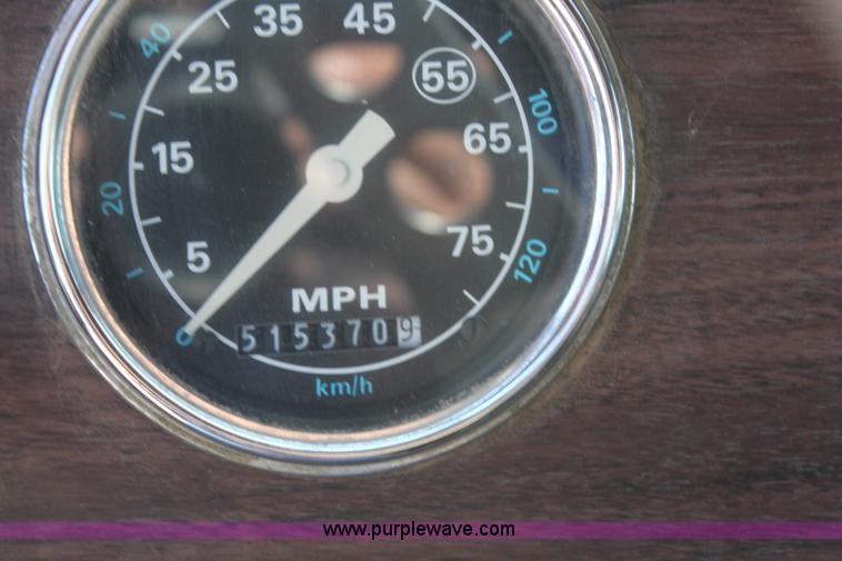 image for item G5023 1986 Ford LTL9000 semi truck