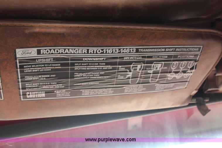 image for item G5023 1986 Ford LTL9000 semi truck