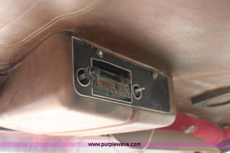 image for item G5023 1986 Ford LTL9000 semi truck