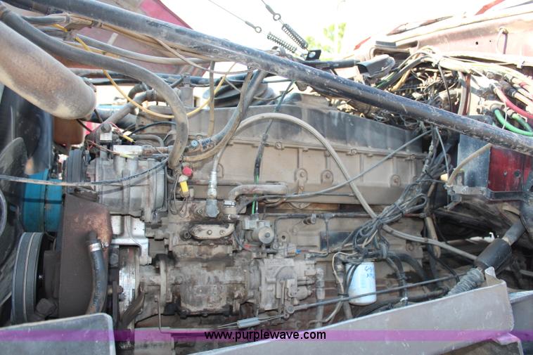 image for item G5023 1986 Ford LTL9000 semi truck