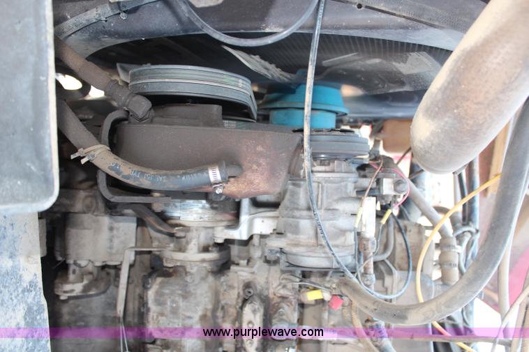 image for item G5023 1986 Ford LTL9000 semi truck