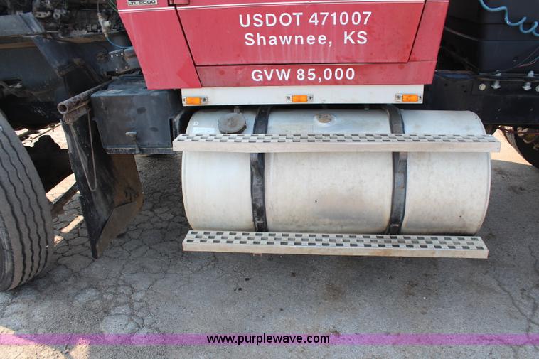 image for item G5023 1986 Ford LTL9000 semi truck