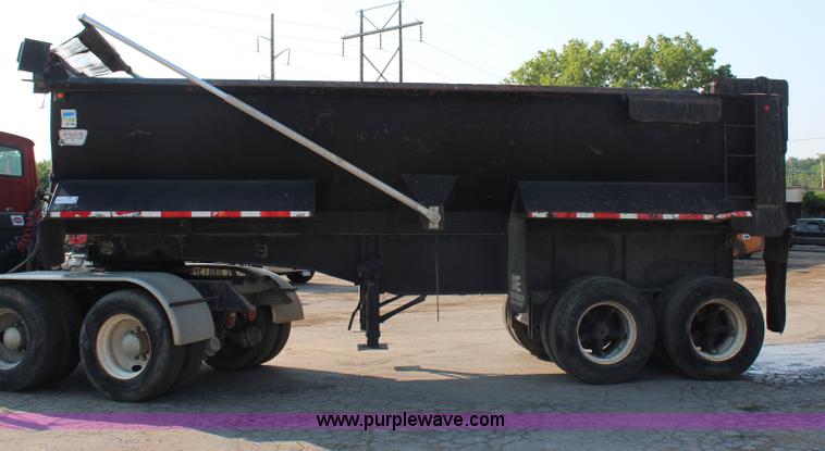 image for item G5024 1985 Freuhauf barrel end dump trailer