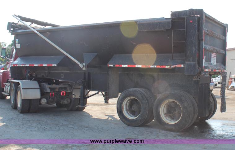 image for item G5024 1985 Freuhauf barrel end dump trailer