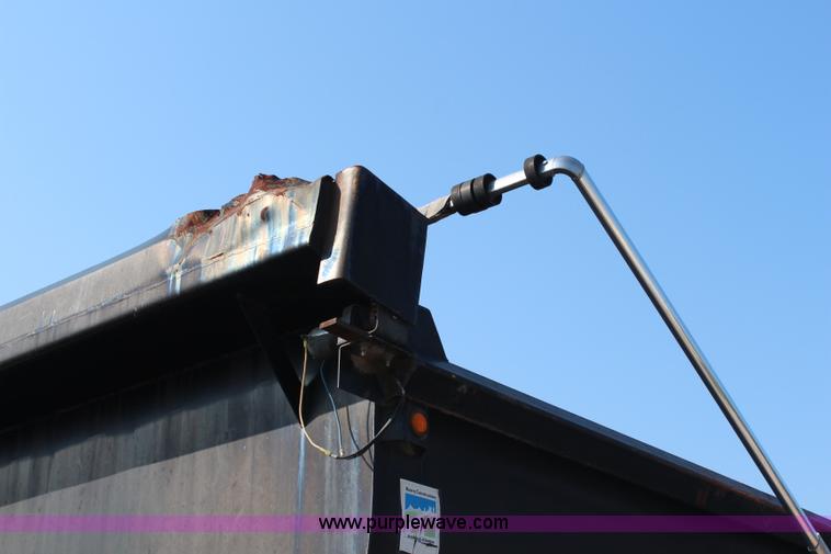 image for item G5024 1985 Freuhauf barrel end dump trailer