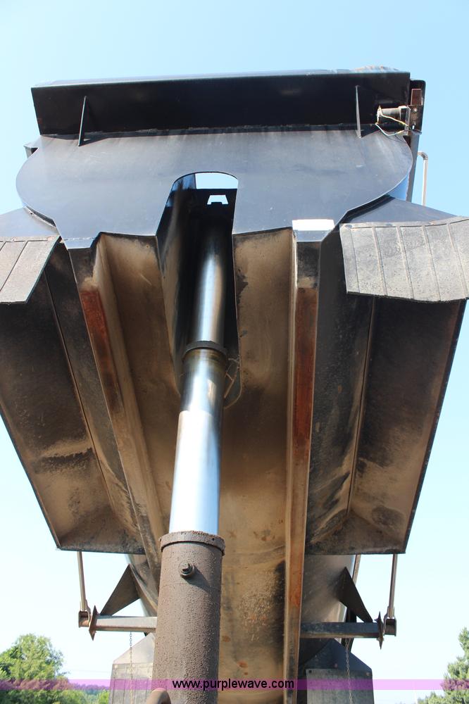 image for item G5024 1985 Freuhauf barrel end dump trailer