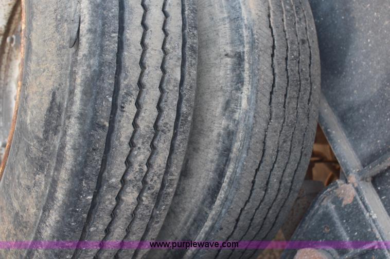 image for item G5024 1985 Freuhauf barrel end dump trailer