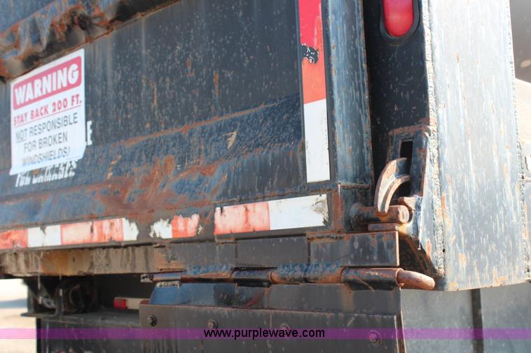 image for item G5024 1985 Freuhauf barrel end dump trailer