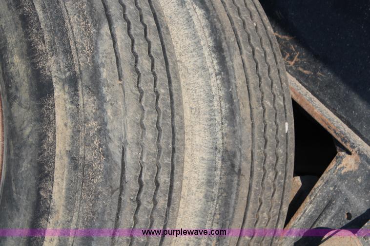 image for item G5024 1985 Freuhauf barrel end dump trailer