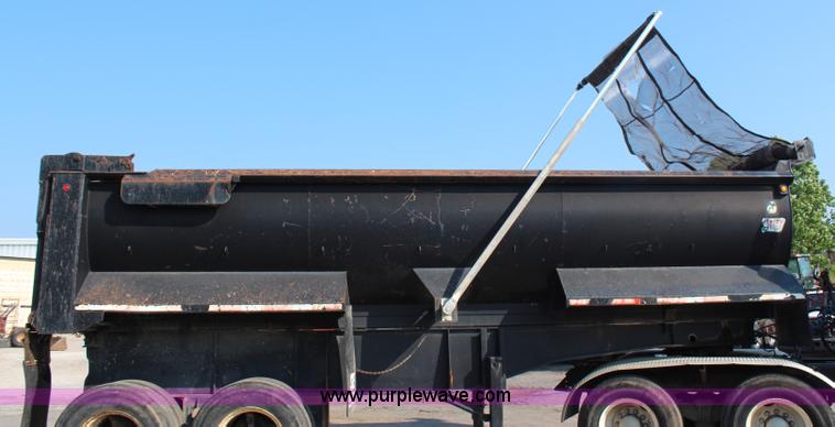 image for item G5024 1985 Freuhauf barrel end dump trailer